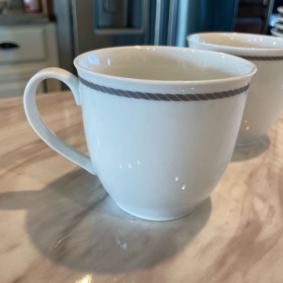 SET OF 2 LANDS' END PORCELAIN COFFEE/HOT CHOCOLATE MUGS - Picture 2 of 5